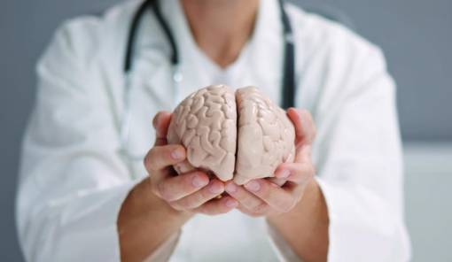 Νέα έρευνα αλλάζει όσα ξέραμε για τον εγκέφαλο: Πότε τελειώνει η εφηβεία μας;