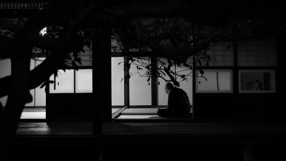 &Tau;&omicron; &Phi;&epsilon;&sigma;&tau;&iota;&beta;ά&lambda; &Tau;&alpha;&iota;&nu;&iota;ώ&nu; &Mu;&iota;&kappa;&rho;&omicron;ύ &Mu;ή&kappa;&omicron;&upsilon;&sigmaf; &Delta;&rho;ά&mu;&alpha;&sigmaf; &laquo;&tau;&alpha;&xi;&iota;&delta;&epsilon;ύ&epsilon;&iota;&raquo; &sigma;&tau;&omicron; &Gamma;ύ&theta;&epsilon;&iota;&omicron;