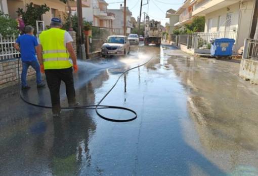 Βλάβη στο αποχετευτικό έβγαλε τα λύματα στους δρόμους στην περιοχή Χαρισίου Σπάρτης