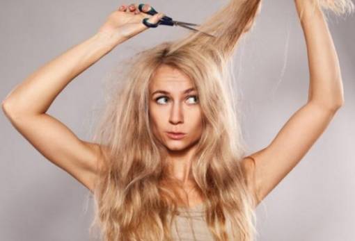 Τι θα συμβεί στα μαλλιά σου αν σε πιάσει η βροχή και δεν έχεις… ομπρέλα;