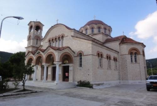 Με κατάνυξη η Μεγάλη Εβδομάδα στον Ι.Ν. Αγίου Ανδρέα Καρυών