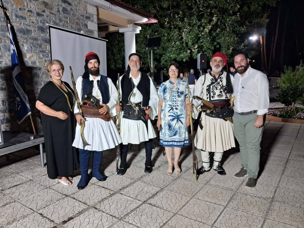 &Delta;ύ&omicron; &alpha;&iota;ώ&nu;&epsilon;&sigmaf; &zeta;&omega;ή&sigmaf; &gamma;&iota;ό&rho;&tau;&alpha;&sigma;&epsilon; &eta; &Pi;&alpha;&lambda;&alpha;&iota;&omicron;&pi;&alpha;&nu;&alpha;&gamma;&iota;ά