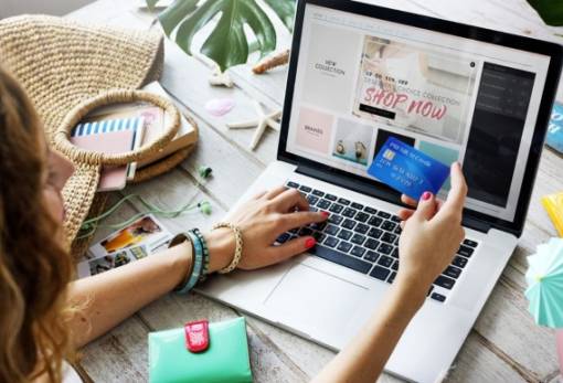 «Τριπλό σοκ» στο λιανεμπόριο λόγω πλατφορμών