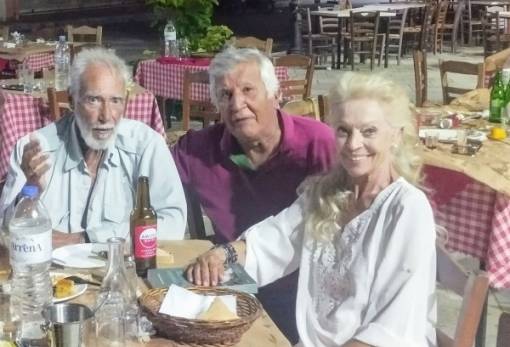 Μεταξύ οίνου και στίχων