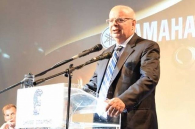 &Mu;ί&alpha; &pi;&rho;&alpha;&gamma;&mu;&alpha;&tau;&iota;&kappa;ή &gamma;&iota;&omicron;&rho;&tau;ή &tau;&omicron;&upsilon; &mu;&pi;ά&sigma;&kappa;&epsilon;&tau; &sigma;&tau;&eta; &Sigma;&pi;ά&rho;&tau;&eta;