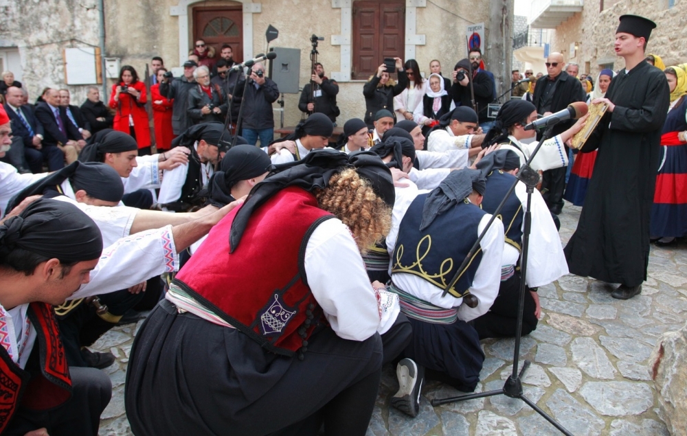 Ό&tau;&alpha;&nu; &eta; &Mu;ά&nu;&eta; ά&nu;&alpha;&psi;&epsilon; &tau;&eta; &laquo;&sigma;&pi;ί&theta;&alpha;&raquo; &tau;&omicron;&upsilon; &Alpha;&gamma;ώ&nu;&alpha;