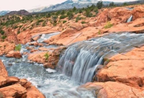 Ο «μυθικός» καταρράκτης που εμφανίζεται σπάνια