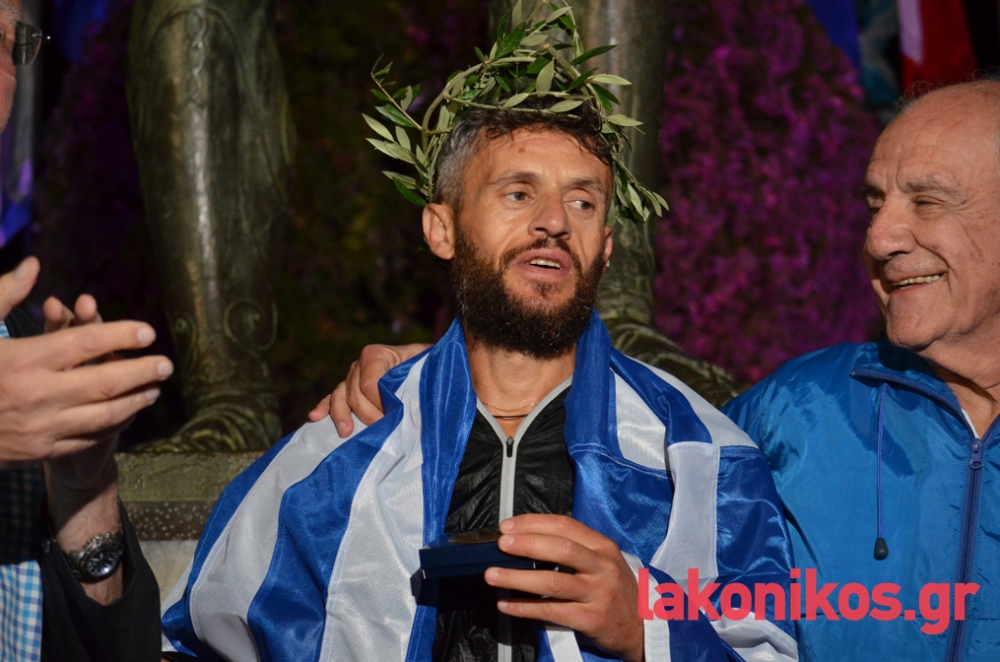 &Sigma;&pi;ά&rho;&tau;&alpha;&theta;&lambda;&omicron;&nu;: &Chi;&omega;&rho;ί&sigmaf; &tau;&omicron;&nu; &sigma;ύ&gamma;&chi;&rho;&omicron;&nu;&omicron; &theta;&rho;ύ&lambda;&omicron; &tau;&omicron;&upsilon; &Phi;. &Zeta;&eta;&sigma;&iota;&mu;ό&pi;&omicron;&upsilon;&lambda;&omicron; &omicron; &phi;&epsilon;&tau;&iota;&nu;ό&sigmaf; &alpha;&gamma;ώ&nu;&alpha;&sigmaf;