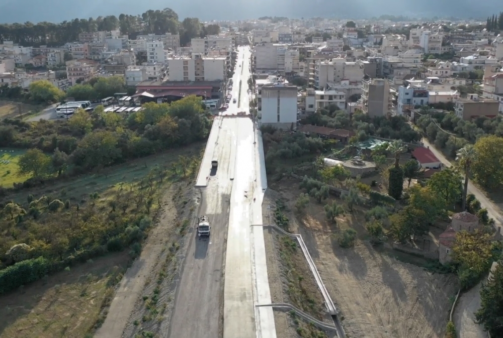 &Eta; &nu;έ&alpha; &pi;ύ&lambda;&eta; &tau;&eta;&sigmaf; &Sigma;&pi;ά&rho;&tau;&eta;&sigmaf; &phi;έ&rho;&nu;&epsilon;&iota; &sigma;&upsilon;&nu;&omicron;&delta;ά έ&rho;&gamma;&alpha; (&Phi;&Omega;&Tau;&Omicron;)