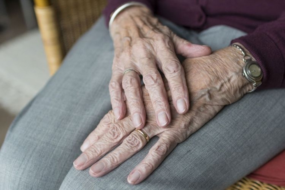 &Pi;έ&tau;&alpha;&xi;&alpha;&nu; &kappa;ά&tau;&omega; &eta;&lambda;&iota;&kappa;&iota;&omega;&mu;έ&nu;&eta; &gamma;&iota;&alpha; &nu;&alpha; &tau;&eta; &lambda;&eta;&sigma;&tau;έ&psi;&omicron;&upsilon;&nu; &sigma;&tau;&iota;&sigmaf; &Alpha;&mu;ύ&kappa;&lambda;&epsilon;&sigmaf;!