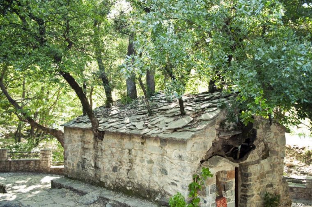 Το «παραμύθι» της Αγίας Θεοδώρας (Βάστα, Αρκαδία)