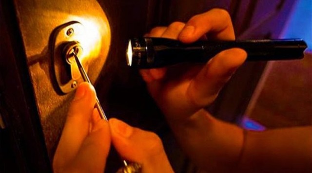 &Rho;&omicron;&mu;ά &laquo;ά&nu;&omicron;&iota;&xi;&alpha;&nu;&raquo; &sigma;&pi;ί&tau;&iota; &sigma;&tau;&eta; &Sigma;&pi;ά&rho;&tau;&eta;