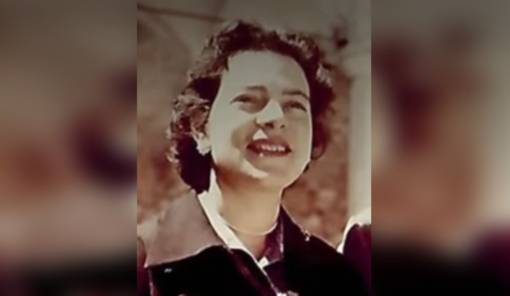 &Eta; &Lambda;&alpha;&kappa;&omega;&nu;ί&alpha; &upsilon;&pi;&omicron;&kappa;&lambda;ί&nu;&epsilon;&tau;&alpha;&iota; &sigma;&tau;&eta; &mu;&nu;ή&mu;&eta; &tau;&eta;&sigmaf; &Delta;. &Gamma;&epsilon;&rho;&omicron;&upsilon;&lambda;ά&kappa;&omicron;&upsilon;