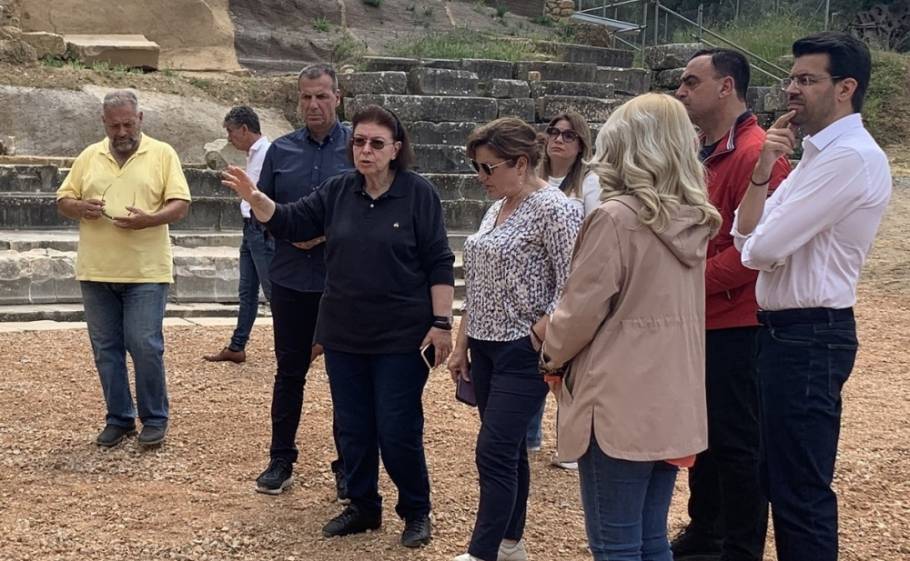 &Mu;&epsilon;&tau;ά &tau;&omicron;&nu; &Mu;&upsilon;&sigma;&tau;&rho;ά &eta; &pi;&omicron;&lambda;&iota;&tau;&iota;&sigma;&tau;&iota;&kappa;ή &laquo;&sigma;&kappa;&upsilon;&tau;ά&lambda;&eta;&raquo; &alpha;&nu;ή&kappa;&epsilon;&iota; &sigma;&tau;&eta; &Sigma;&pi;ά&rho;&tau;&eta;