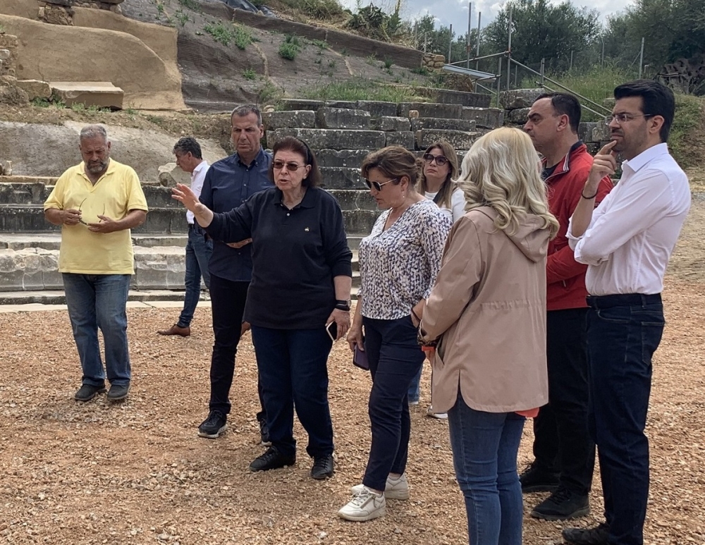 &Mu;&epsilon;&tau;ά &tau;&omicron;&nu; &Mu;&upsilon;&sigma;&tau;&rho;ά &eta; &pi;&omicron;&lambda;&iota;&tau;&iota;&sigma;&tau;&iota;&kappa;ή &laquo;&sigma;&kappa;&upsilon;&tau;ά&lambda;&eta;&raquo; &alpha;&nu;ή&kappa;&epsilon;&iota; &sigma;&tau;&eta; &Sigma;&pi;ά&rho;&tau;&eta;