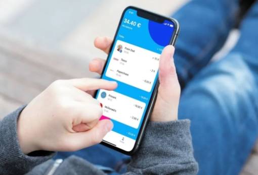 Η Revolut αποκτά ελληνικό IBAN και αλλάζει το τραπεζικό τοπίο