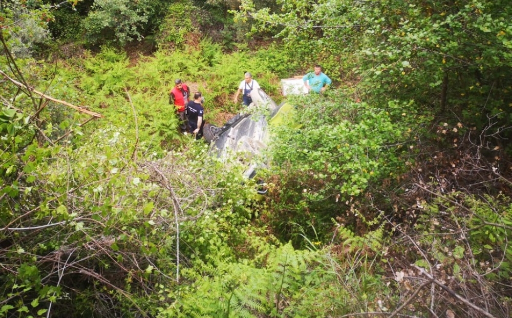 Τροχαίο στα Πικουλιάνικα Σπάρτης: ΙΧ έπεσε σε γκρεμό (ΦΩΤΟ)