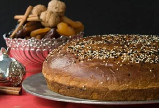 Το έθιμο της βασιλόπιτας στο σπίτι και στους φορείς