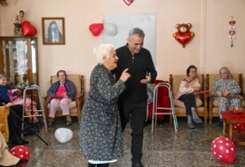 Μια γιορτή αγάπης που θα μείνει χαραγμένη στη μνήμη του Γηροκομείου Σπάρτης