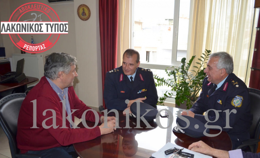 &laquo;&Pi;&epsilon;&rho;&iota;&sigma;&sigma;ό&tau;&epsilon;&rho;&omicron;&iota; &alpha;&sigma;&tau;&upsilon;&nu;&omicron;&mu;&iota;&kappa;&omicron;ί &sigma;&tau;&omicron; &delta;&rho;ό&mu;&omicron; &gamma;&iota;&alpha; &tau;&eta;&nu; &pi;&rho;&omicron;&sigma;&tau;&alpha;&sigma;ί&alpha; &tau;&omicron;&upsilon; &pi;&omicron;&lambda;ί&tau;&eta;&raquo; (&Phi;&Omega;&Tau;&Omicron;-VIDEO)