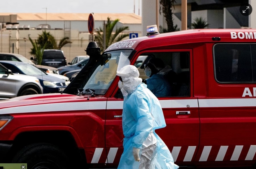 &Alpha;&pi;ό &tau;&eta;&nu; &pi;&alpha;&nu;&omicron;ύ&kappa;&lambda;&alpha; &mu;έ&chi;&rho;&iota; &tau;&omicron;&nu; &Chi;&alpha;&nu;&tau;&alpha;ϊό: &Omicron;&iota; &pi;&lambda;&omega;&tau;έ&sigmaf; &kappa;&alpha;&rho;&alpha;&nu;&tau;ί&nu;&epsilon;&sigmaf; &kappa;&alpha;&iota; &eta; &mu;&alpha;&kappa;&rho;ά &iota;&sigma;&tau;&omicron;&rho;ί&alpha; &tau;&omega;&nu; &kappa;&rho;ί&sigma;&epsilon;&omega;&nu; &sigma;&tau;&eta; &theta;ά&lambda;&alpha;&sigma;&sigma;&alpha;