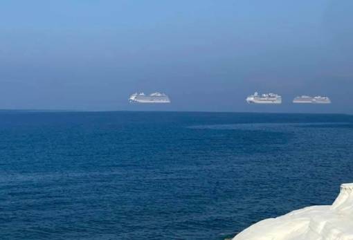 Κύπρος: Τα πλοία «αιωρούνται»