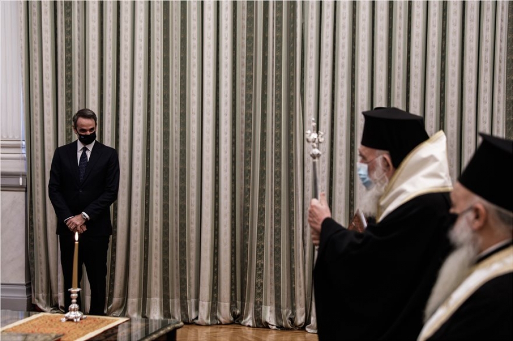 Ο Αρχιεπίσκοπος ετοιμάζεται να δώσει τέλος στον «ιερό πόλεμο»