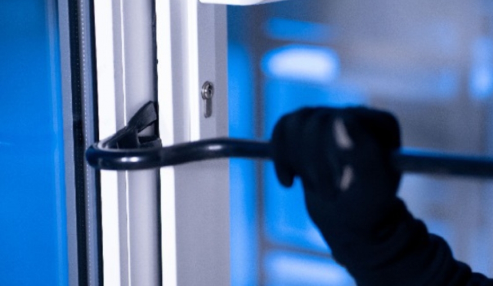 &Nu;&upsilon;&chi;&tau;&epsilon;&rho;&iota;&nu;ό &mu;&pi;&alpha;&rho;ά&zeta; &delta;&iota;&alpha;&rho;&rho;ή&xi;&epsilon;&omega;&nu; &sigma;&epsilon; &sigma;&pi;ί&tau;&iota;&alpha; &tau;&eta;&sigmaf; &Sigma;&pi;ά&rho;&tau;&eta;&sigmaf;