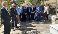 &Mu;&epsilon; &sigma;&upsilon;&gamma;&kappa;ί&nu;&eta;&sigma;&eta; &kappa;&alpha;&iota; &pi;&epsilon;&rho;&eta;&phi;ά&nu;&iota;&alpha; &omicron;&iota; &Sigma;&omicron;&upsilon;&sigma;&tau;&iota;ά&nu;&omicron;&iota; &tau;ί&mu;&eta;&sigma;&alpha;&nu; &tau;&omicron;&upsilon;&sigmaf; &pi;&epsilon;&sigma;ό&nu;&tau;&epsilon;&sigmaf; &kappa;&alpha;&iota; &tau;&alpha; &theta;ύ&mu;&alpha;&tau;&alpha; &tau;&omicron;&upsilon; &Omicron;&lambda;&omicron;&kappa;&alpha;&upsilon;&tau;ώ&mu;&alpha;&tau;&omicron;&sigmaf;