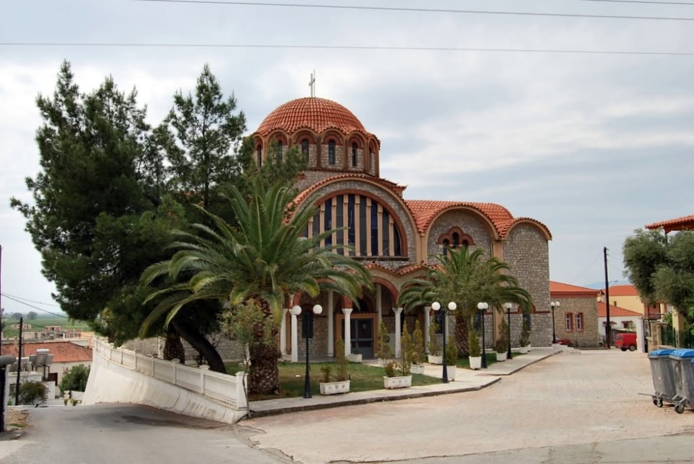 &Mu;&iota;&alpha; &beta;ό&lambda;&tau;&alpha; &gamma;&epsilon;&mu;ά&tau;&eta; &iota;&sigma;&tau;&omicron;&rho;ί&epsilon;&sigmaf; &sigma;&tau;&iota;&sigmaf; &gamma;&epsilon;&iota;&tau;&omicron;&nu;&iota;έ&sigmaf; &tau;&eta;&sigmaf; &Sigma;&kappa;ά&lambda;&alpha;&sigmaf;