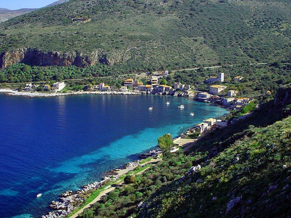 &Kappa;&epsilon;&rho;&delta;ί&zeta;&epsilon;&iota; &epsilon;&lambda;ά&chi;&iota;&sigma;&tau;&alpha; &alpha;&pi;ό &tau;&alpha; &tau;&omicron;&upsilon;&rho;&iota;&sigma;&tau;&iota;&kappa;ά έ&sigma;&omicron;&delta;&alpha; &eta; &Pi;&epsilon;&lambda;&omicron;&pi;ό&nu;&nu;&eta;&sigma;&omicron;&sigmaf;