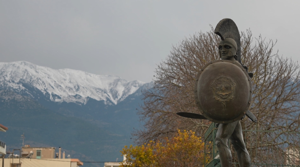 &laquo;Ό&pi;&omicron;&upsilon; &Upsilon;&pi;ά&rho;&chi;&epsilon;&iota; &Epsilon;&lambda;&lambda;ά&delta;&alpha;&raquo;: &Tau;&omicron; &Lambda;&alpha;&kappa;&omega;&nu;&iota;&kappa;ό &omicron;&delta;&omicron;&iota;&pi;&omicron;&rho;&iota;&kappa;ό &sigma;&upsilon;&nu;&epsilon;&chi;ί&zeta;&epsilon;&tau;&alpha;&iota;