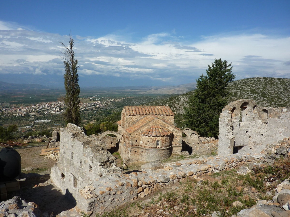 Δαβάκης για αρχαιολογικό χώρο Γερακίου: «Στόχος να παραμείνει ο χώρος ανοιχτός και φυλασσόμενος»