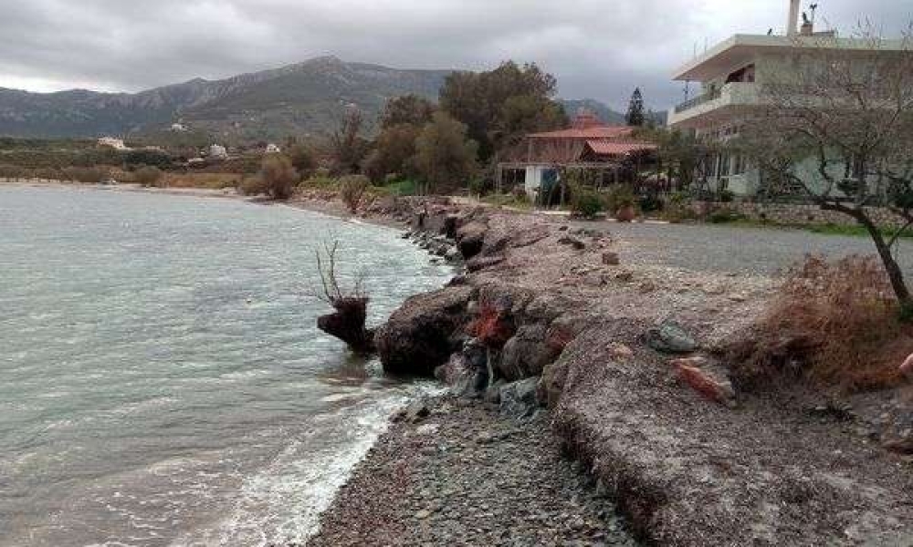 &Pi;&rho;ό&epsilon;&delta;&rho;&omicron;&sigmaf; &Tau;&Kappa; &Nu;&omicron;&mu;ί&omega;&nu; &gamma;&iota;&alpha; &theta;&omega;&rho;ά&kappa;&iota;&sigma;&eta; &alpha;&pi;ό &delta;&iota;ά&beta;&rho;&omega;&sigma;&eta;: &laquo;&Omicron; &Xi;&iota;&phi;&iota;ά&sigmaf; &delta;&epsilon;&nu; έ&chi;&epsilon;&iota; &tau;&eta;&nu; &pi;&omicron;&lambda;&upsilon;&tau;έ&lambda;&epsilon;&iota;&alpha; &nu;&alpha; &chi;ά&sigma;&epsilon;&iota; ά&lambda;&lambda;&eta; &mu;ί&alpha; &epsilon;&upsilon;&kappa;&alpha;&iota;&rho;ί&alpha;&raquo;