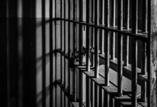 Σπάρτη: Στα κρατητήρια για ηρωίνη, φούντα και παραμέληση ανηλίκου