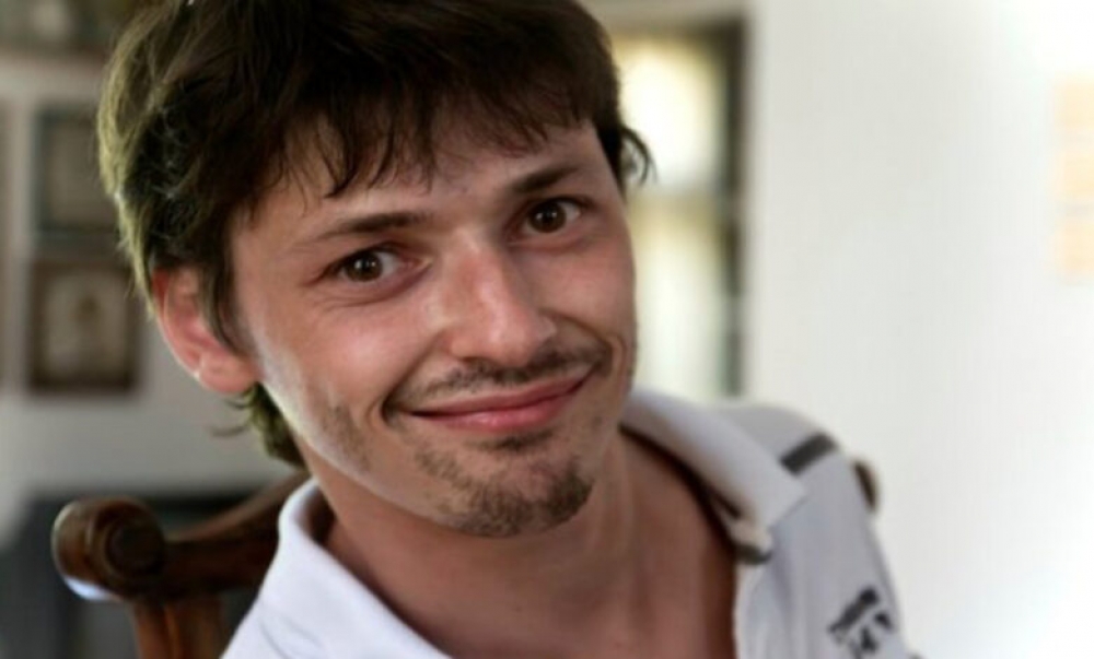 Έ&nu;&alpha;&sigmaf; &Rho;ώ&sigma;&omicron;&sigmaf; &delta;&iota;&delta;ά&sigma;&kappa;&epsilon;&iota; &Tau;&sigma;&alpha;&kappa;ώ&nu;&iota;&kappa;&alpha; &sigma;&tau;&omicron;&upsilon;&sigmaf; Έ&lambda;&lambda;&eta;&nu;&epsilon;&sigmaf;