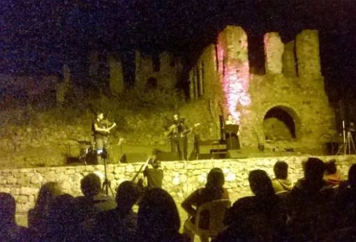 Οι «Χοές» και το φεγγάρι «φώτισαν» το βυζαντινό Μυστρά