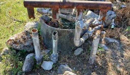 &Sigma;&tau;&alpha; έ&delta;&rho;&alpha;&nu;&alpha; &tau;&eta;&sigmaf; &Beta;&omicron;&upsilon;&lambda;ή&sigmaf; &alpha;&pi;ό &Beta;&epsilon;&lambda;ό&pi;&omicron;&upsilon;&lambda;&omicron; &omicron; &alpha;&rho;&delta;&epsilon;&upsilon;&tau;&iota;&kappa;ό&sigmaf; &laquo;&alpha;&kappa;&rho;&omega;&tau;&eta;&rho;&iota;&alpha;&sigma;&mu;ό&sigmaf;&raquo; &sigma;&tau;&alpha; &Kappa;&alpha;&lambda;ύ&beta;&iota;&alpha; &Sigma;&omicron;&chi;ά&sigmaf;