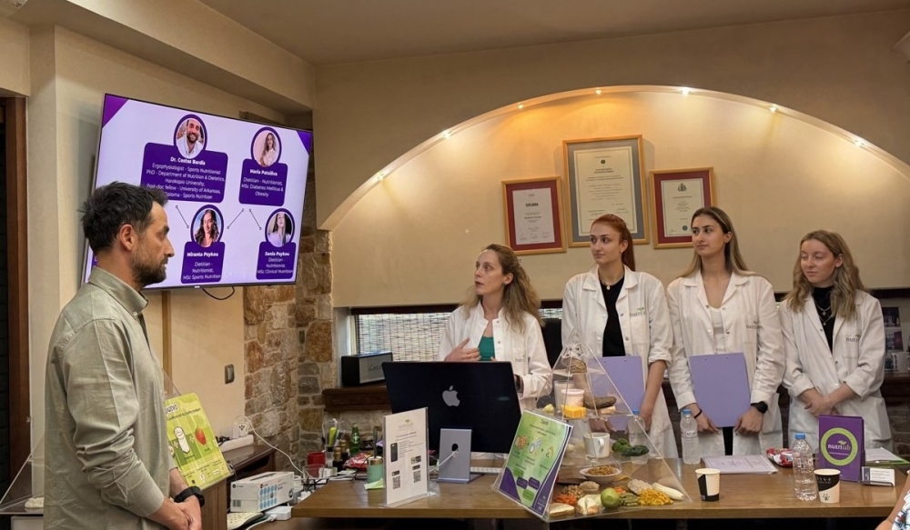 &Alpha;&pi;ό &tau;&omicron; Kentucky &sigma;&tau;&eta;&nu; &Alpha;&theta;ή&nu;&alpha;: &Tau;&omicron; NutriLab &chi;&tau;ί&zeta;&epsilon;&iota; &gamma;έ&phi;&upsilon;&rho;&epsilon;&sigmaf; &gamma;&nu;ώ&sigma;&eta;&sigmaf; &mu;&epsilon; &kappa;&omicron;&rho;&upsilon;&phi;&alpha;ί&alpha; &Pi;&alpha;&nu;&epsilon;&pi;&iota;&sigma;&tau;ή&mu;&iota;&alpha; &tau;&eta;&sigmaf; &Alpha;&mu;&epsilon;&rho;&iota;&kappa;ή&sigmaf; &gamma;&iota;&alpha; 5&eta; &sigma;&upsilon;&nu;&epsilon;&chi;ό&mu;&epsilon;&nu;&eta; &chi;&rho;&omicron;&nu;&iota;ά