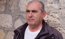 &Tau;έ&sigma;&sigma;&epsilon;&rho;&alpha; &epsilon;&rho;&omega;&tau;ή&mu;&alpha;&tau;&alpha; &Nu;&tau;&alpha;&lambda;&iota;ά&nu;&eta; &gamma;&iota;&alpha; &tau;&eta;&nu; &pi;&omicron;&lambda;&iota;&tau;&iota;&kappa;ή &pi;&rho;&omicron;&sigma;&tau;&alpha;&sigma;ί&alpha; &tau;&omicron;&upsilon; &Delta;. &Epsilon;&upsilon;&rho;ώ&tau;&alpha;