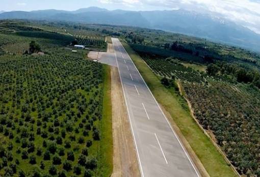 Υπεκμίσθωση αεροδρομίου Σπάρτης και σύμφωνο με Περιφέρεια στη Δημοτική Επιτροπή