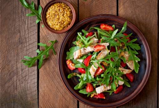 Καύσωνας: Τι πρέπει και τι δεν πρέπει να τρώμε