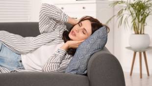 &Gamma;&upsilon;&nu;&alpha;&iota;&kappa;&epsilon;ί&alpha; &upsilon;&gamma;&epsilon;ί&alpha;: &Mu;&epsilon;&tau;ά &tau;&iota;&sigmaf; &upsilon;&pi;&epsilon;&rho;&beta;&omicron;&lambda;έ&sigmaf; &tau;&omega;&nu; &epsilon;&omicron;&rho;&tau;ώ&nu; &tau;&omicron; &pi;ά&rho;&tau;&iota; &tau;&omega;&nu; &omicron;&rho;&mu;&omicron;&nu;ώ&nu; &sigma;&upsilon;&nu;&epsilon;&chi;ί&zeta;&epsilon;&tau;&alpha;&iota;