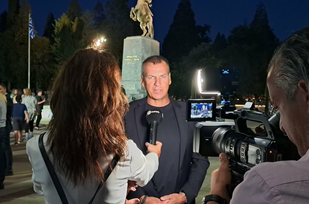 &Sigma;&tau;&eta;&nu; &Tau;&rho;ί&pi;&omicron;&lambda;&eta; &omicron; &Mu;&iota;&chi;ά&lambda;&eta;&sigmaf; &Beta;&alpha;&kappa;&alpha;&lambda;ό&pi;&omicron;&upsilon;&lambda;&omicron;&sigmaf; &gamma;&iota;&alpha; &tau;&eta;&nu; &epsilon;&pi;&iota;&sigma;&tau;&rho;&omicron;&phi;ή &tau;&omicron;&upsilon; &Kappa;&omicron;&lambda;&omicron;&kappa;&omicron;&tau;&rho;ώ&nu;&eta;