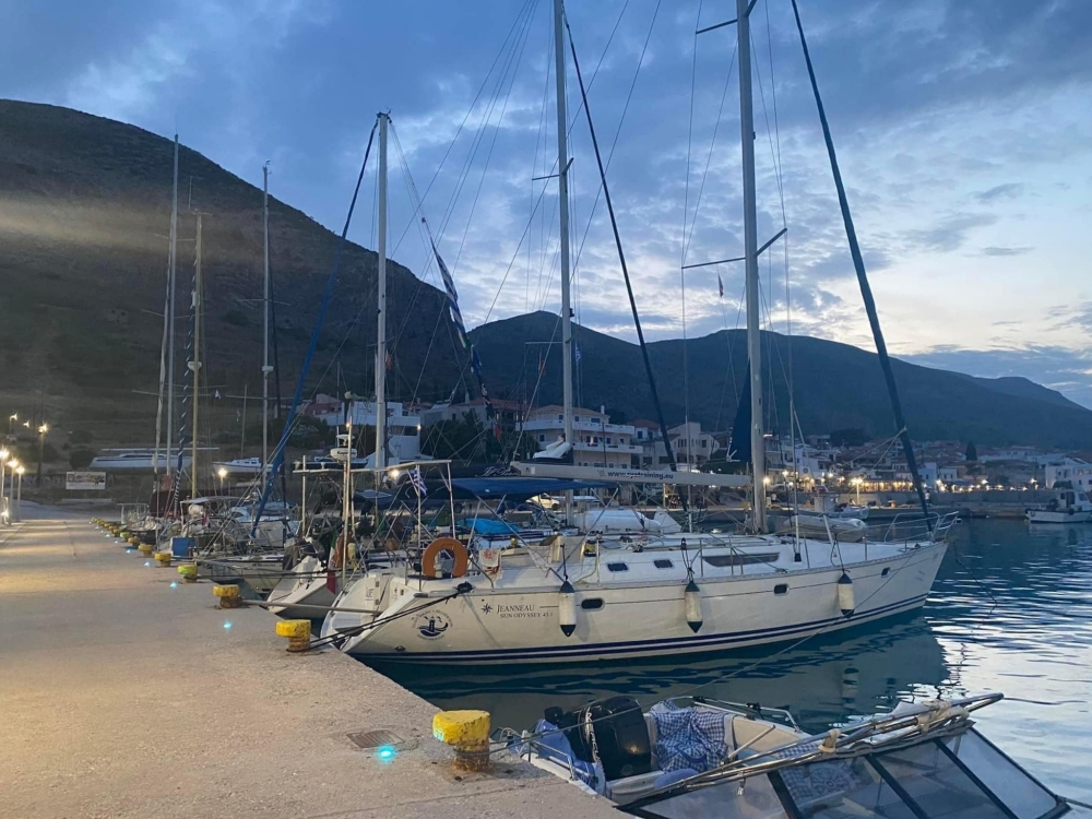 Έ&lambda;&kappa;&epsilon;&iota; &tau;&omicron; &tau;&omicron;&upsilon;&rho;&iota;&sigma;&tau;&iota;&kappa;ό &alpha;&gamma;&kappa;&upsilon;&rho;&omicron;&beta;ό&lambda;&iota; &eta; &Lambda;&alpha;&kappa;&omega;&nu;ί&alpha;