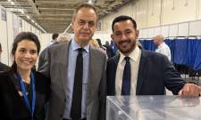 &Sigma;&tau;&eta;&nu; &Pi;&omicron;&lambda;&iota;&tau;&iota;&kappa;ή &Epsilon;&pi;&iota;&tau;&rho;&omicron;&pi;ή &tau;&eta;&sigmaf; &Nu;&Delta; &omicron; &Gamma;. &Kappa;&upsilon;&rho;&iota;&alpha;&kappa;&omicron;ύ&lambda;&iota;&alpha;&sigmaf;
