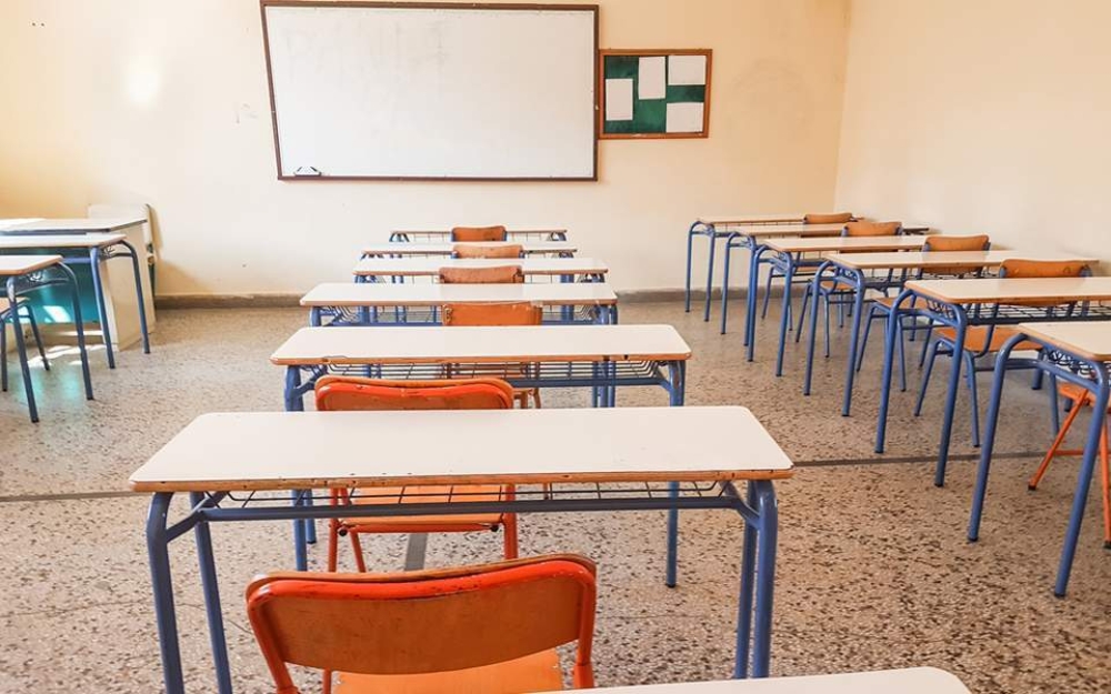 &laquo;&Pi;&rho;ώ&tau;&omicron; &kappa;&omicron;&upsilon;&delta;&omicron;ύ&nu;&iota;&raquo; &sigma;&tau;&alpha; &sigma;&chi;&omicron;&lambda;&epsilon;ί&alpha; &tau;&omicron;&upsilon; &Delta;. &Sigma;&pi;ά&rho;&tau;&eta;&sigmaf; &mu;&epsilon; &omicron;&phi;&epsilon;&iota;&lambda;έ&sigmaf; &kappa;&alpha;&iota; &pi;&epsilon;&nu;&iota;&chi;&rho;ά &tau;&alpha;&mu;&epsilon;ί&alpha;