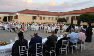 Ά&rho;&rho;&eta;&kappa;&tau;&omicron;&iota; &delta;&epsilon;&sigma;&mu;&omicron;ί &pi;&alpha;&tau;&rho;&iota;&omega;&tau;&iota;&sigma;&mu;&omicron;ύ, &pi;&rho;&omicron;&sigma;&phi;&omicron;&rho;ά&sigmaf;, &pi;ί&sigma;&tau;&eta;&sigmaf; &mu;&epsilon;&tau;&alpha;&xi;ύ &Epsilon;&kappa;&kappa;&lambda;&eta;&sigma;ί&alpha;&sigmaf;-&Delta;&iota;&alpha;&sigma;&pi;&omicron;&rho;ά&sigmaf;
