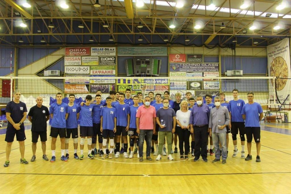 Ο προπονητής του Σ.Γ.Σ. Γιάννης Ρηγάκος στην προετοιμασία της προεθνικής βόλεϊ