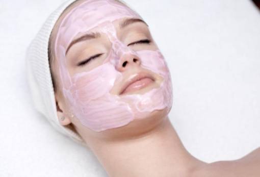 Σήμερα θα φτιάξετε μόνες σας μια φανταστική μάσκα που  θα σας χαρίσει γιορτινή λάμψη!